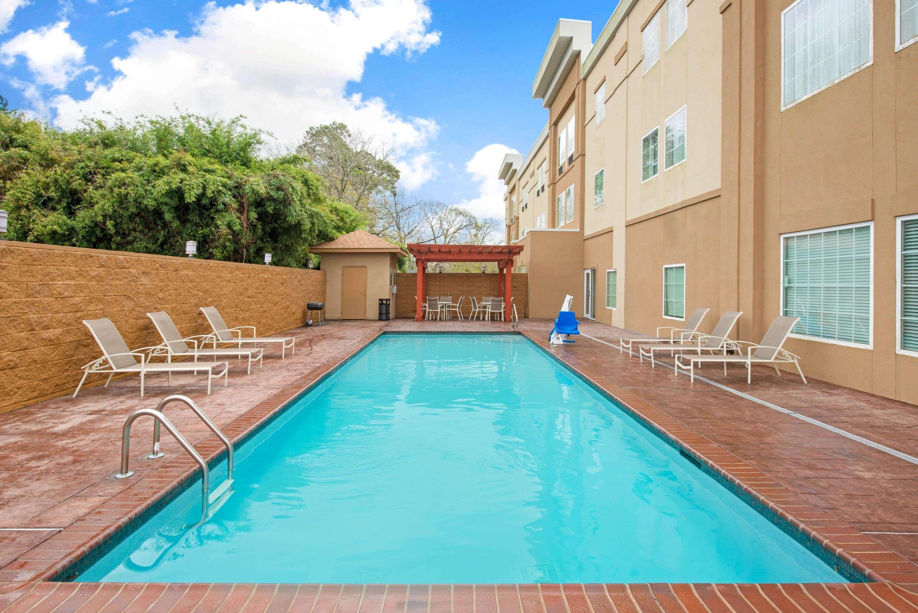 La Quinta By Wyndham Lake Charles - Westlake Exterior photo