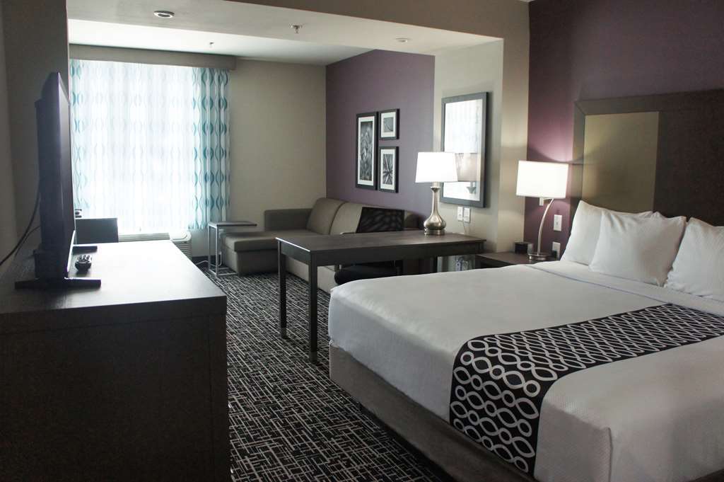 La Quinta By Wyndham Lake Charles - Westlake Room photo