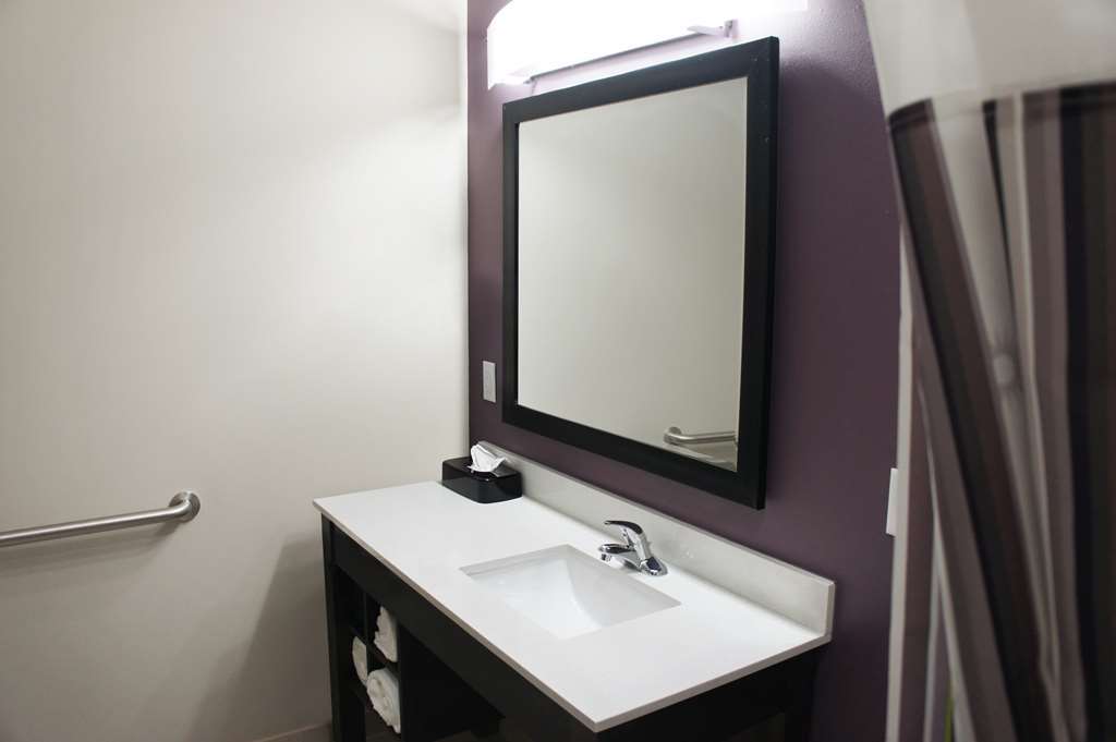 La Quinta By Wyndham Lake Charles - Westlake Room photo
