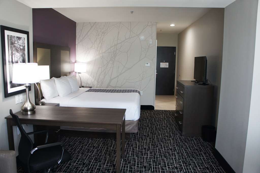 La Quinta By Wyndham Lake Charles - Westlake Room photo